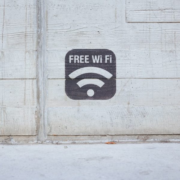 paul-hanaoka-KRAk_61pgTo-unsplash